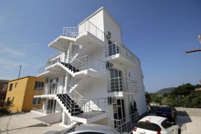 Гостиница Apartments Victoria  Сутоморе